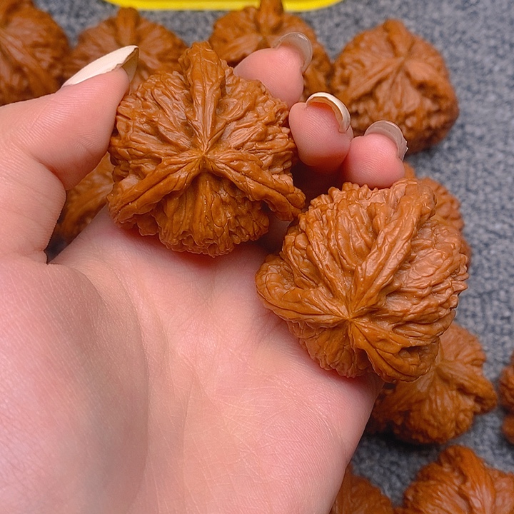 ****年文玩核桃吊坠核桃