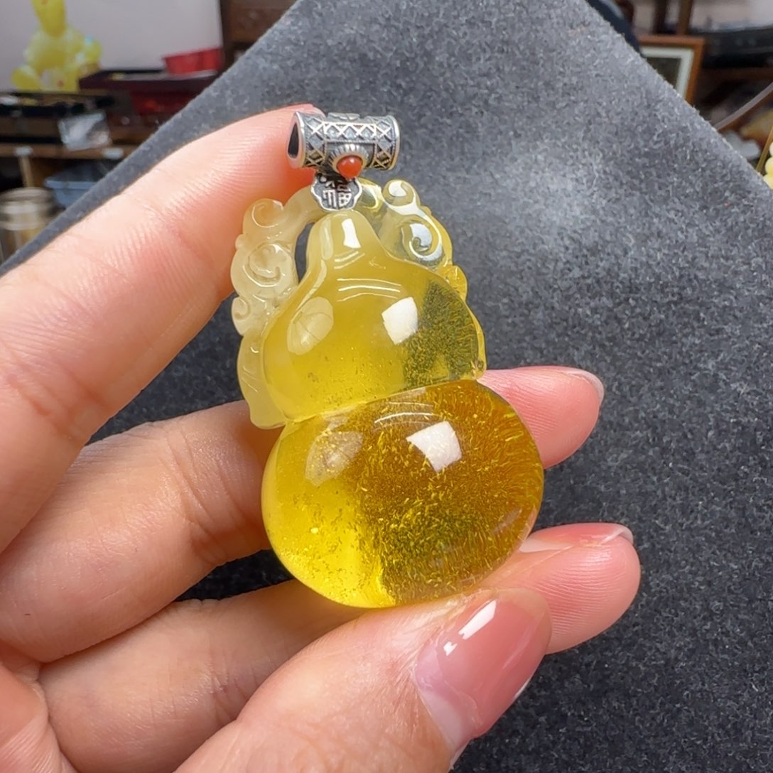 蜜蜡未镶嵌珠宝奇石