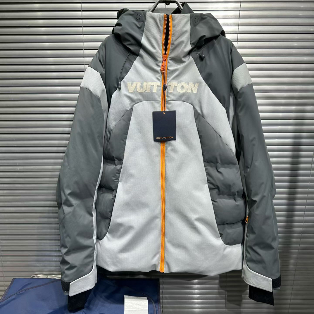 未使用 LouisVuitton/路易威登 背后三花灰色拼接拉链羽绒服48码