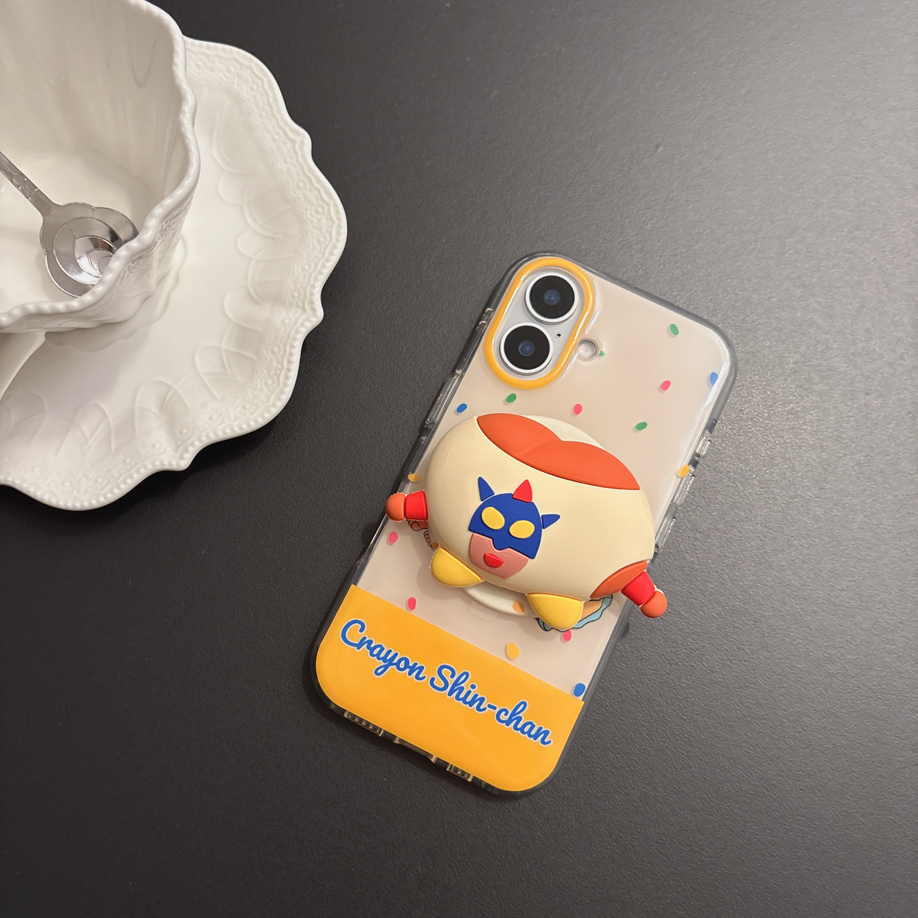 适用iPhone17Promax可爱蜡笔小新磁吸动感超人支架16苹果15手机壳