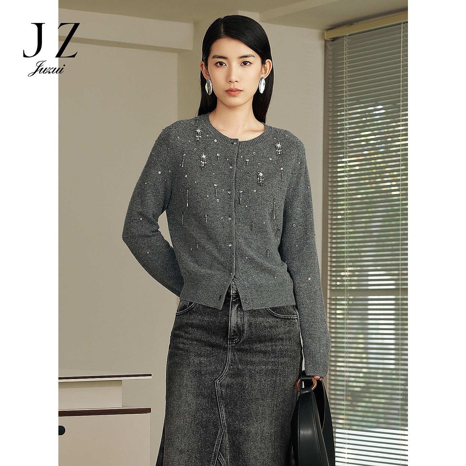 JZ玖姿JWFC30632商场同款格雷系钉珠100%羊毛针织衫女2025春季款