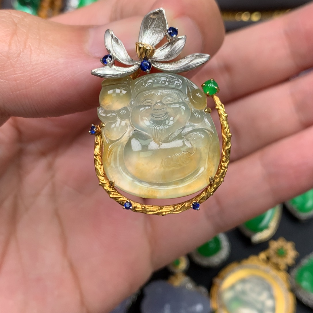 翡翠18K金镶嵌颈饰