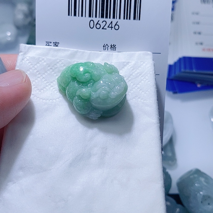翡翠未镶嵌颈饰天光墟翡翠市场现金代购