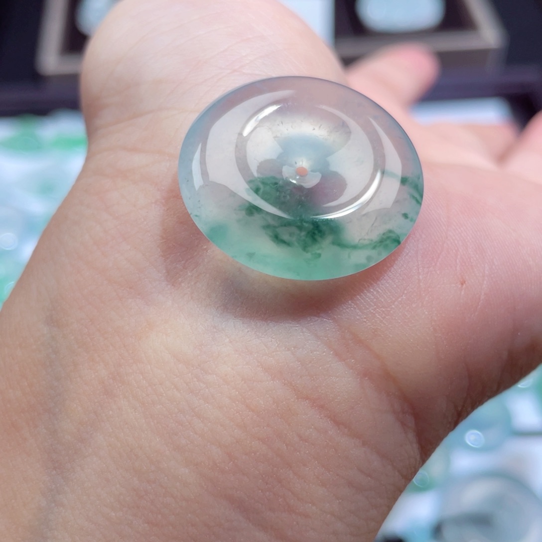 颈饰未镶嵌翡翠平安扣