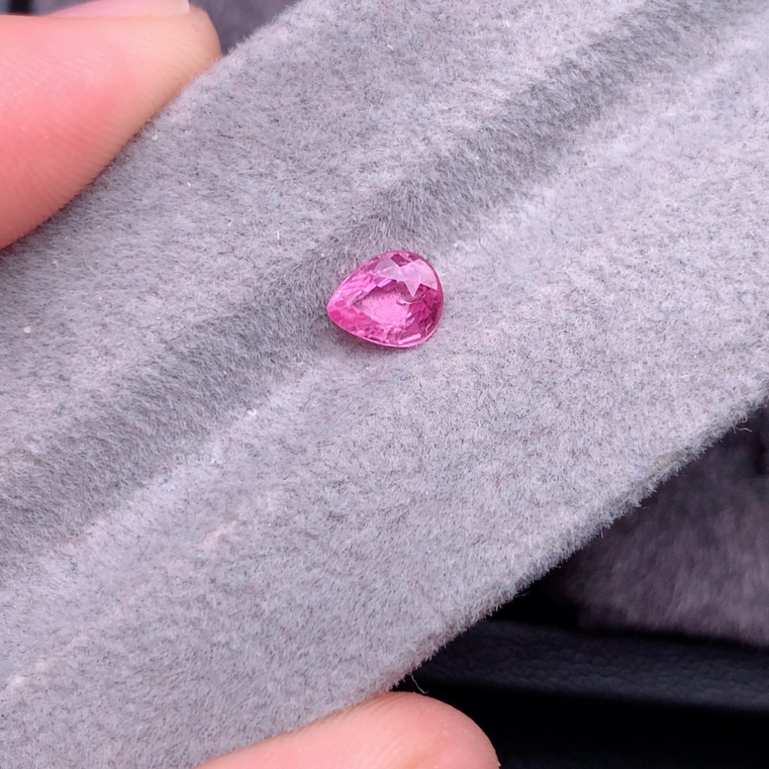 尖晶石裸石马亨盖70分