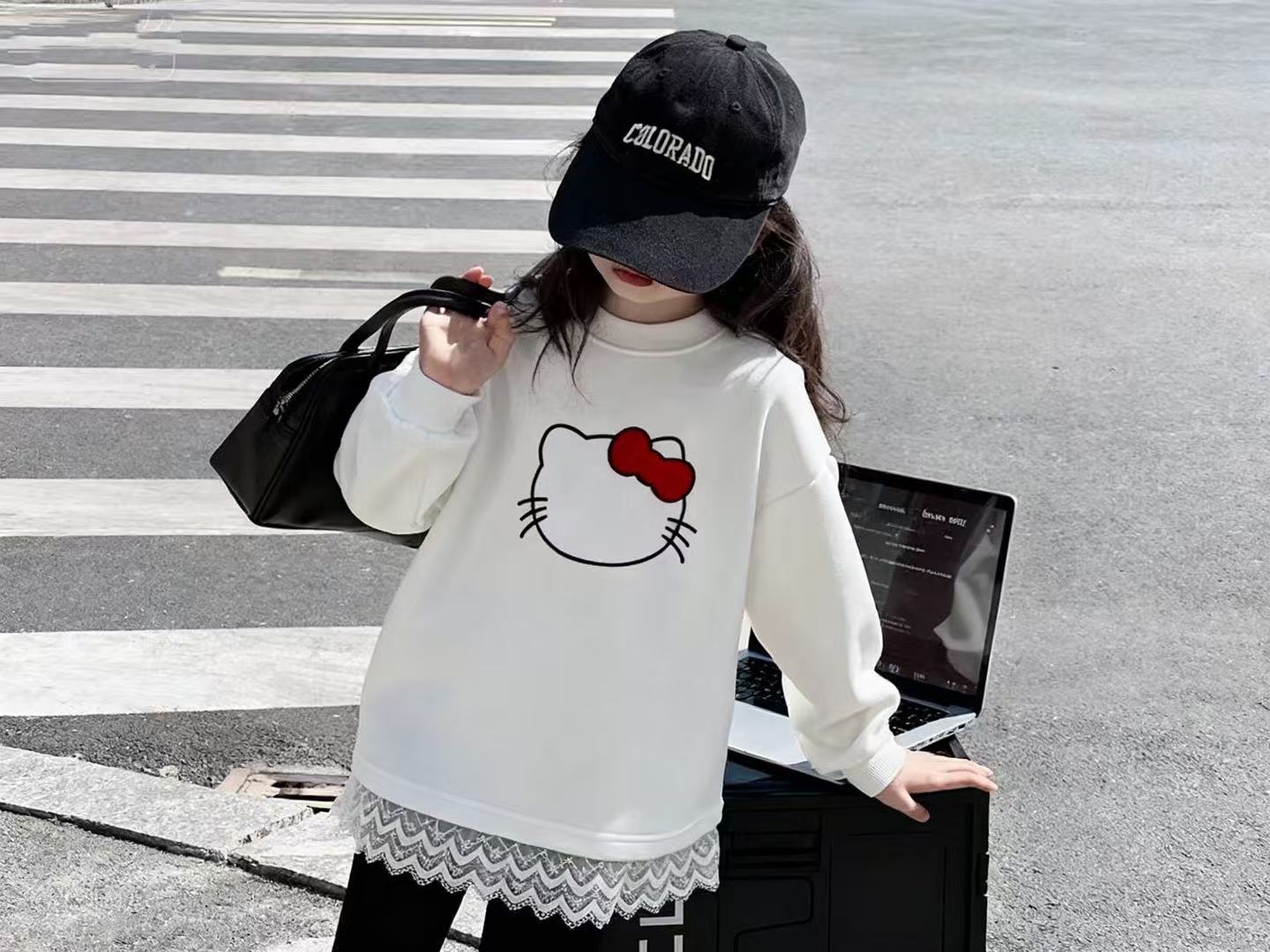 【新疆包邮】中大童加绒蕾丝花边KT卫衣A862