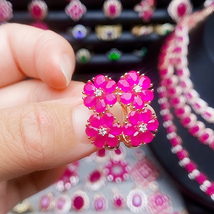 银S925镶嵌红宝石耳饰