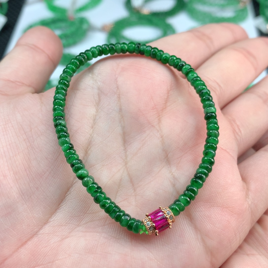 翡翠手链未镶嵌翡翠