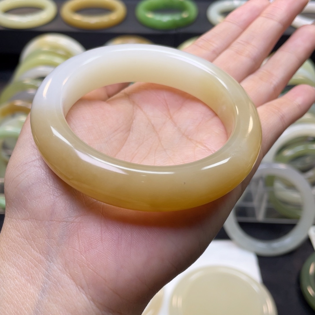 和田玉手镯56未镶嵌