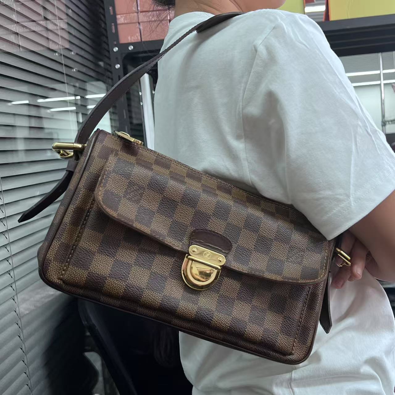 95新 LouisVuitton/路易威登 棕棋盘格奔驰单肩包/甜甜优选