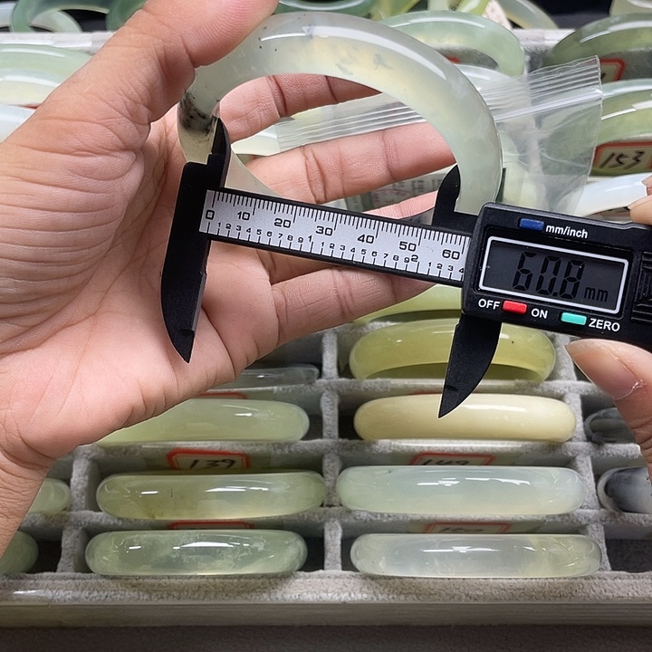 未镶嵌蛇纹石玉手镯160