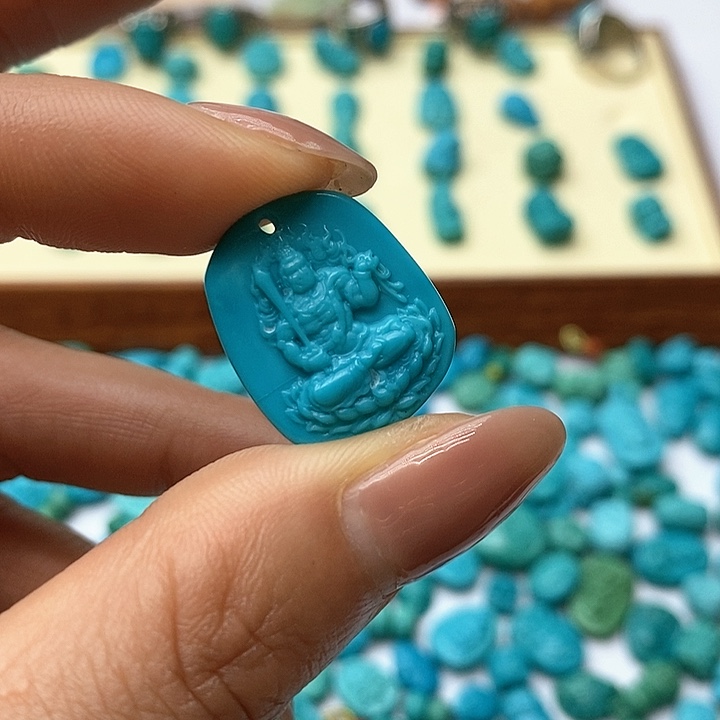 绿松石颈饰未镶嵌