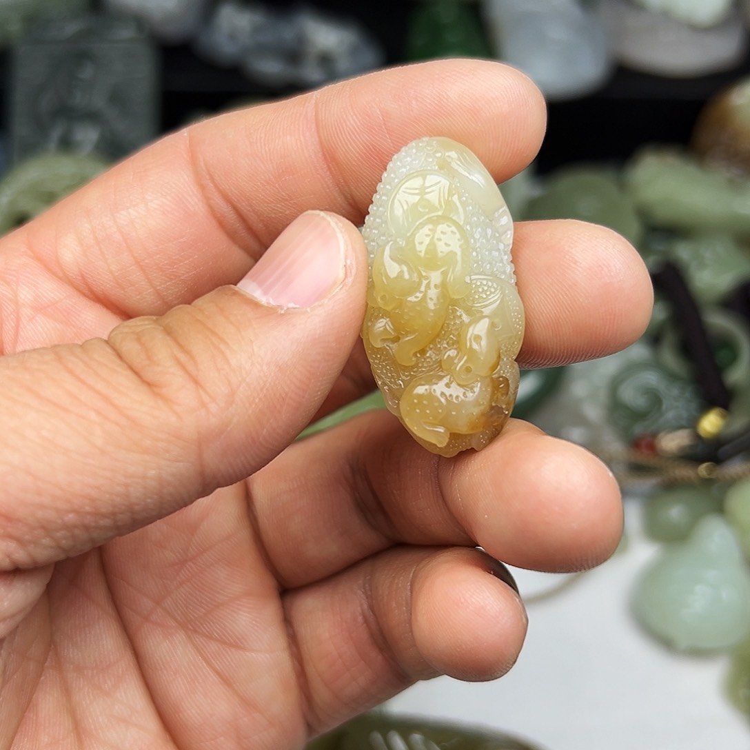 和田玉颈饰未镶嵌