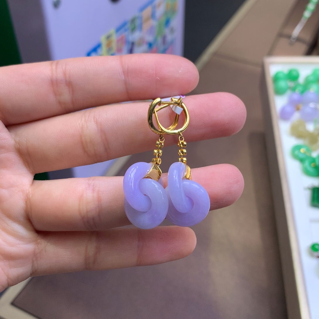 翡翠18K金镶嵌颈饰翡翠