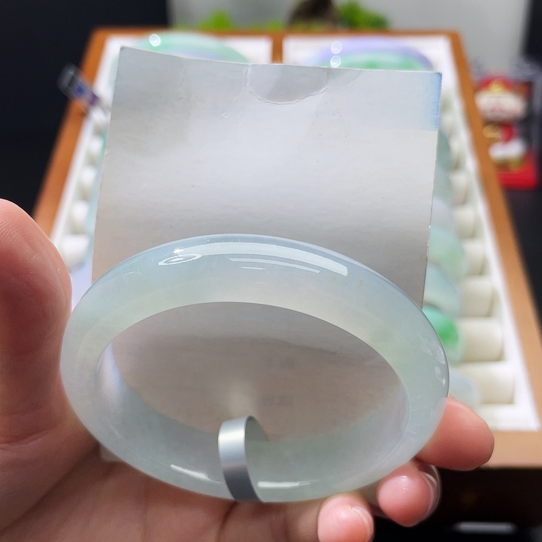翡翠未镶嵌手镯56贵妃