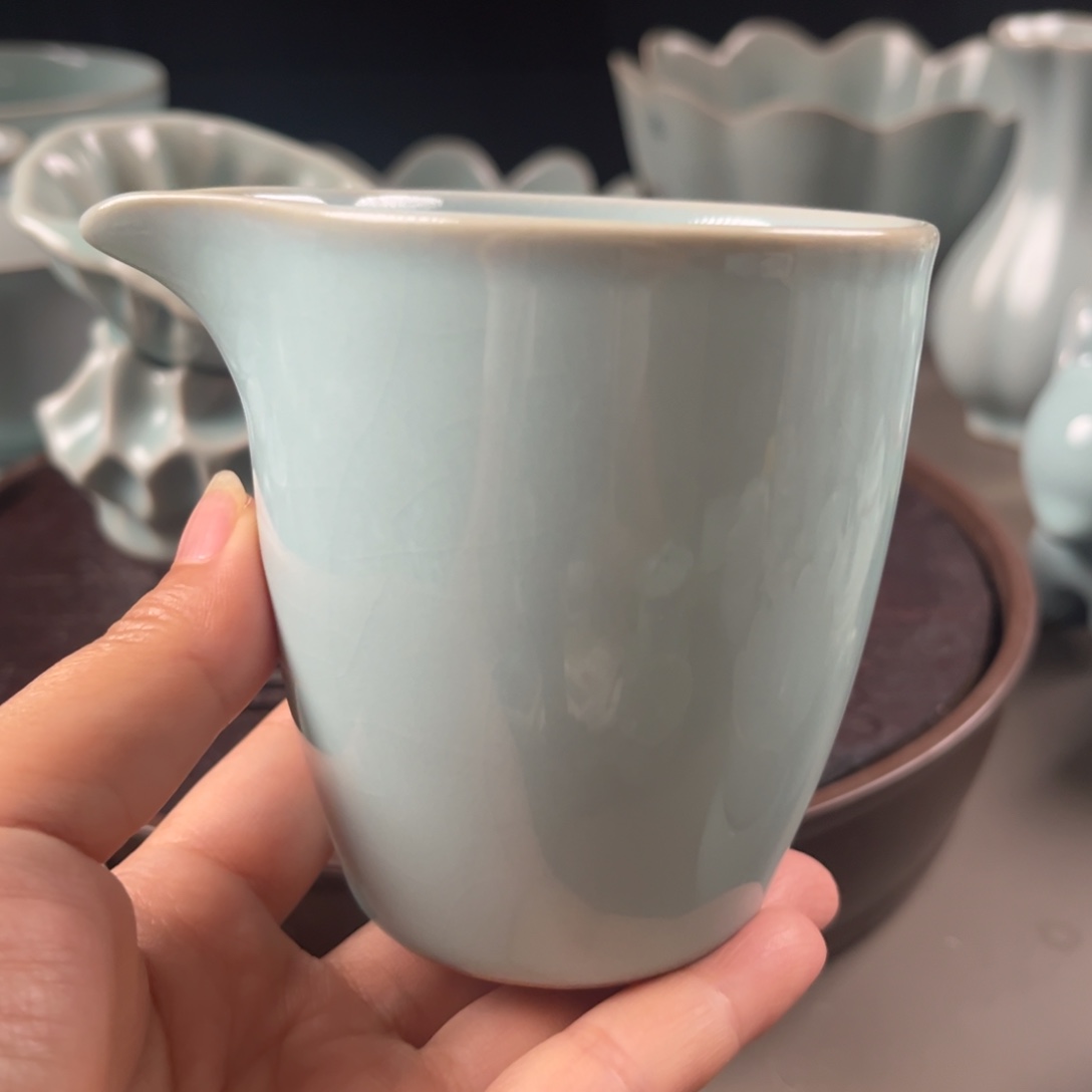 原矿汝瓷玛瑙入釉直口鹰嘴公道杯