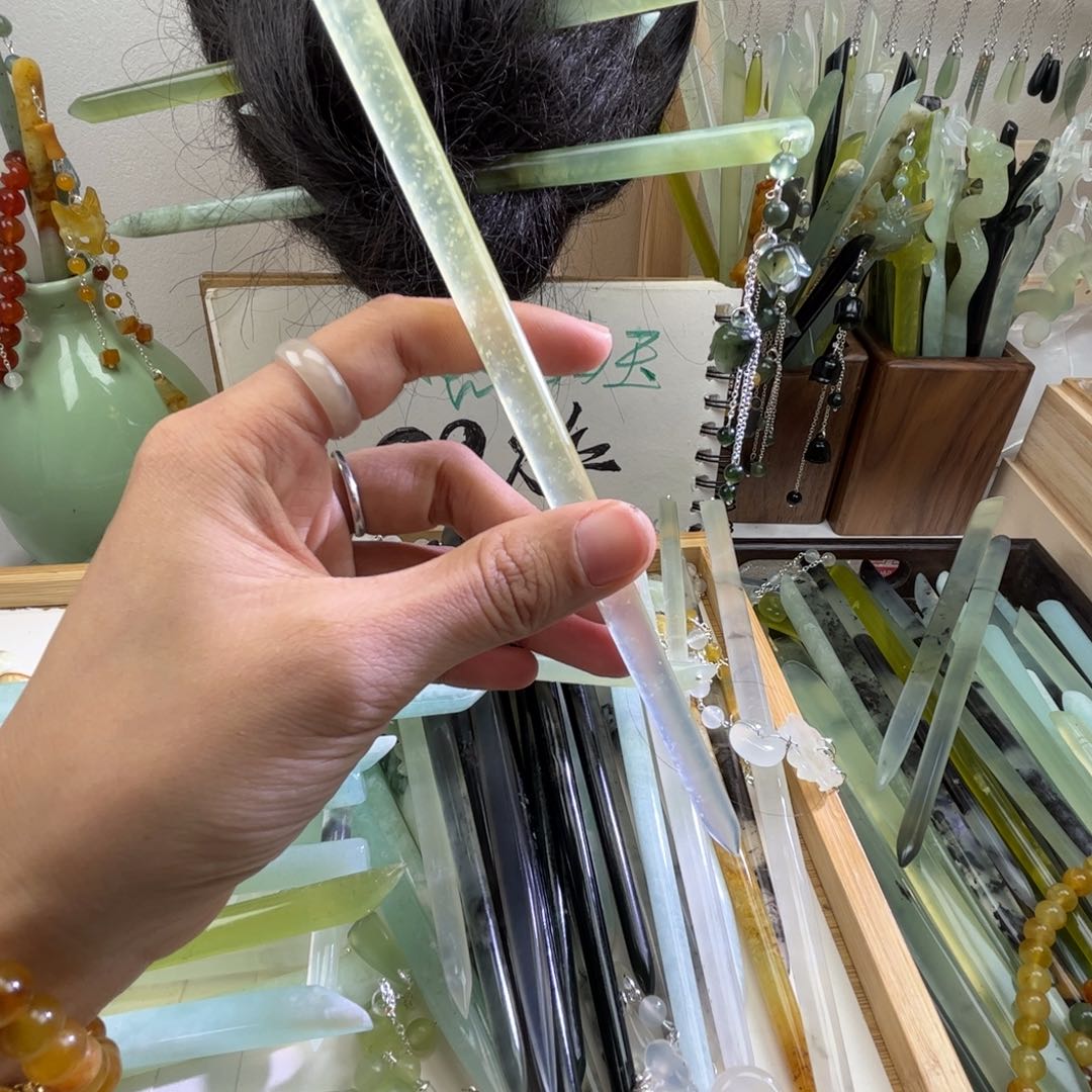 蛇纹石玉发饰合金猪*儿