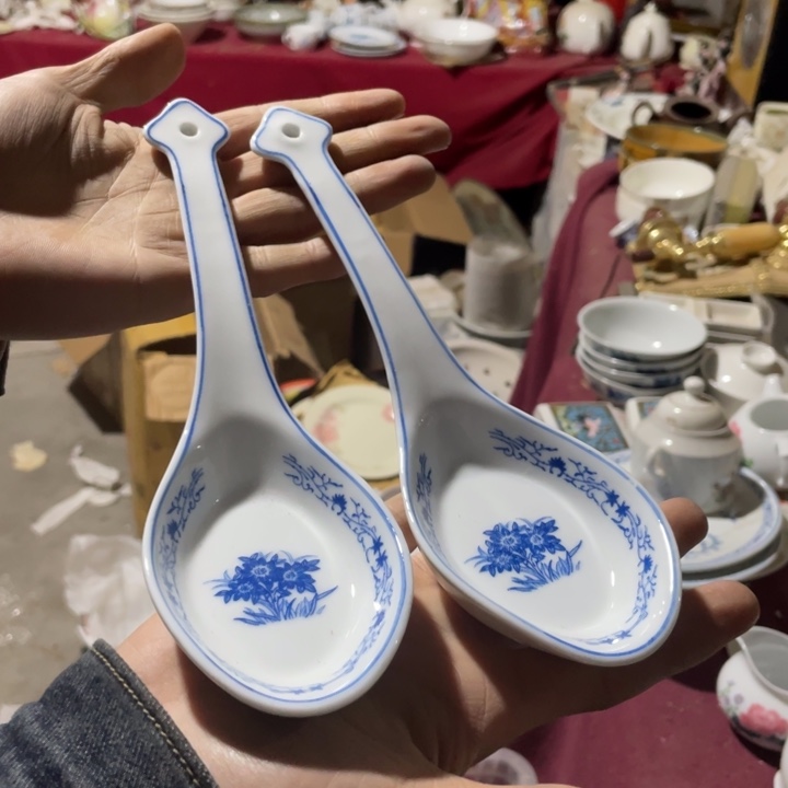 摆件陶瓷盘子碗砂锅都有