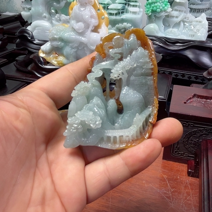 翡翠摆件未镶嵌离**妈翡翠