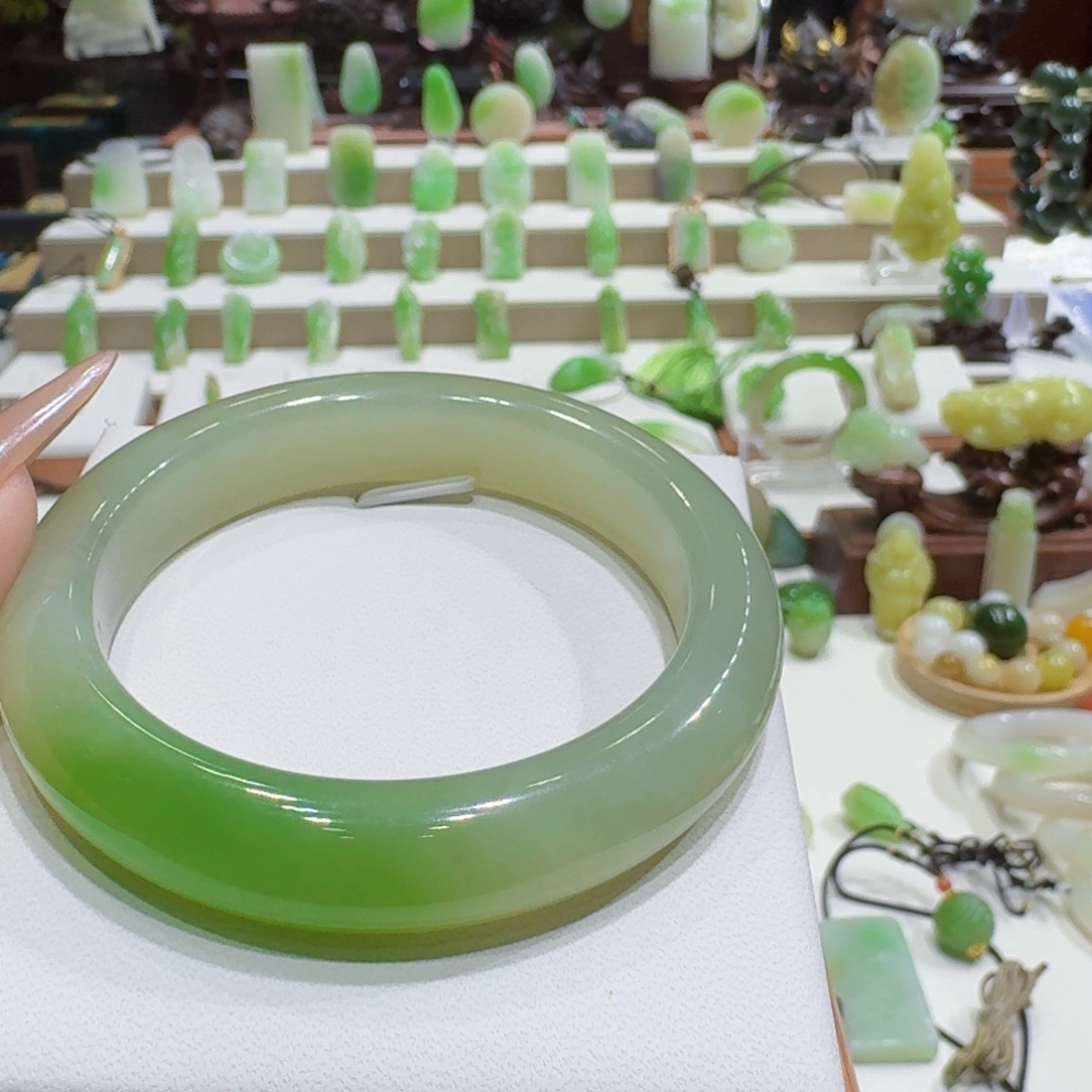 和田玉（翠青玉）未镶嵌手镯翠青5556