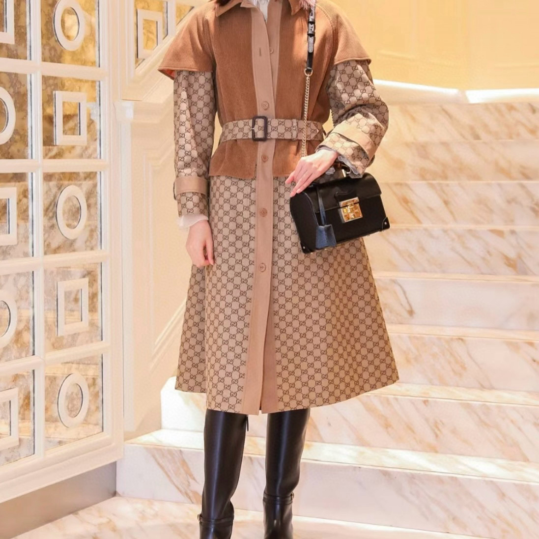 未使用 GUCCI/古驰 双G满印灯芯绒拼接风衣外套 36码A00065