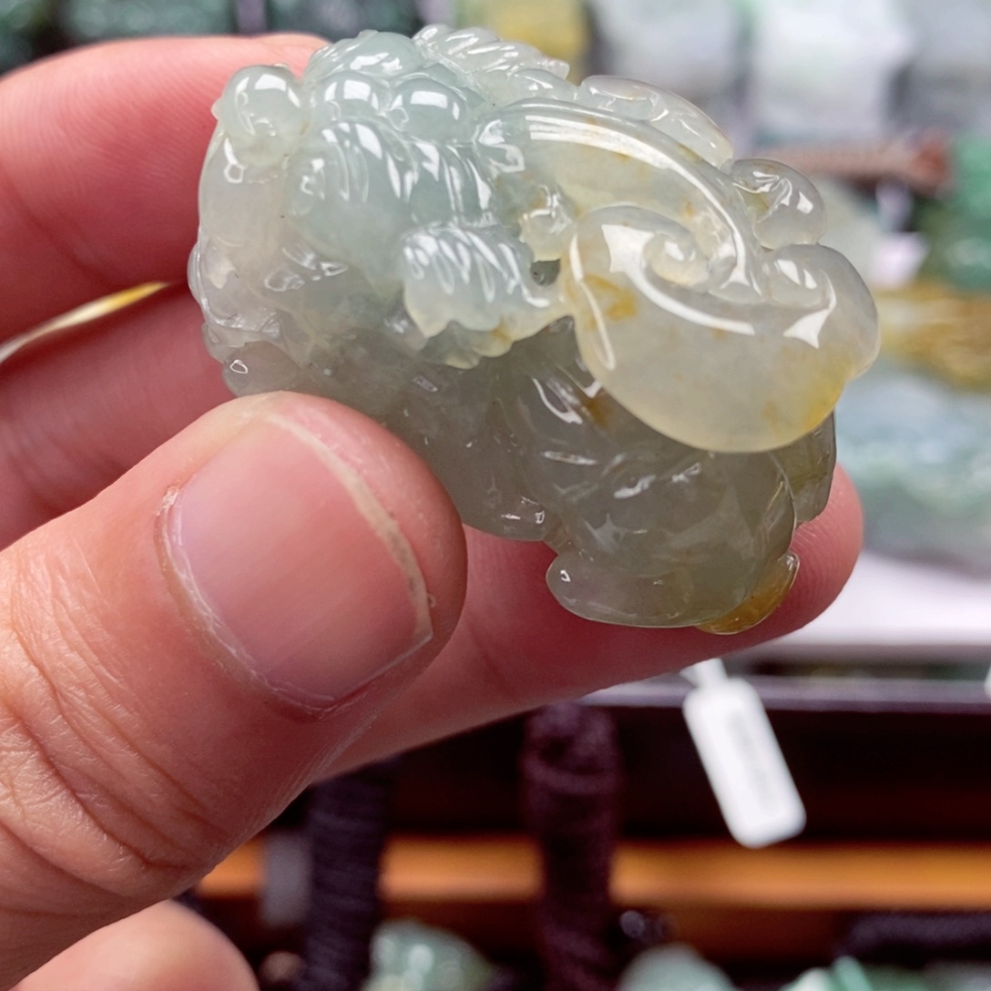 翡翠颈饰未镶嵌翡翠