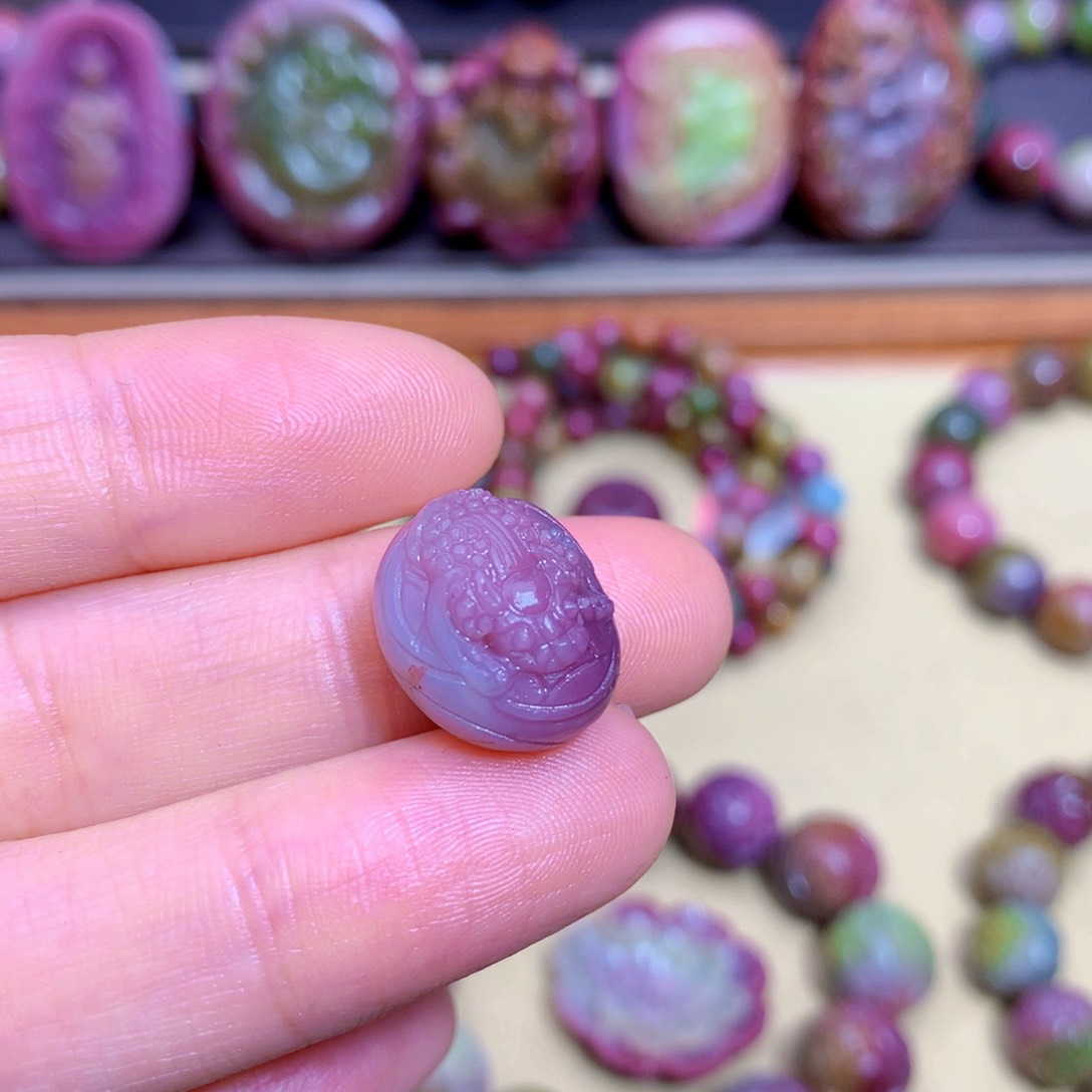 玛瑙未镶嵌挂件盐源