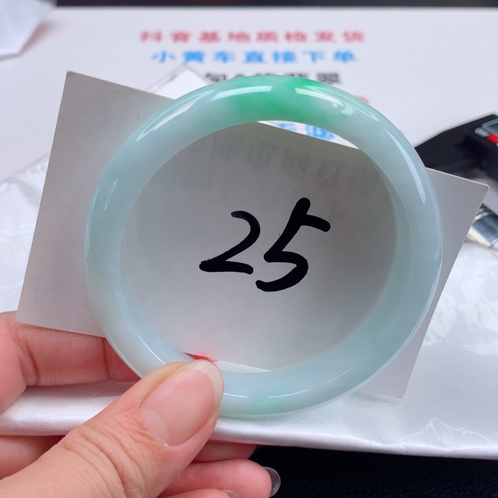 翡翠手镯未镶嵌正