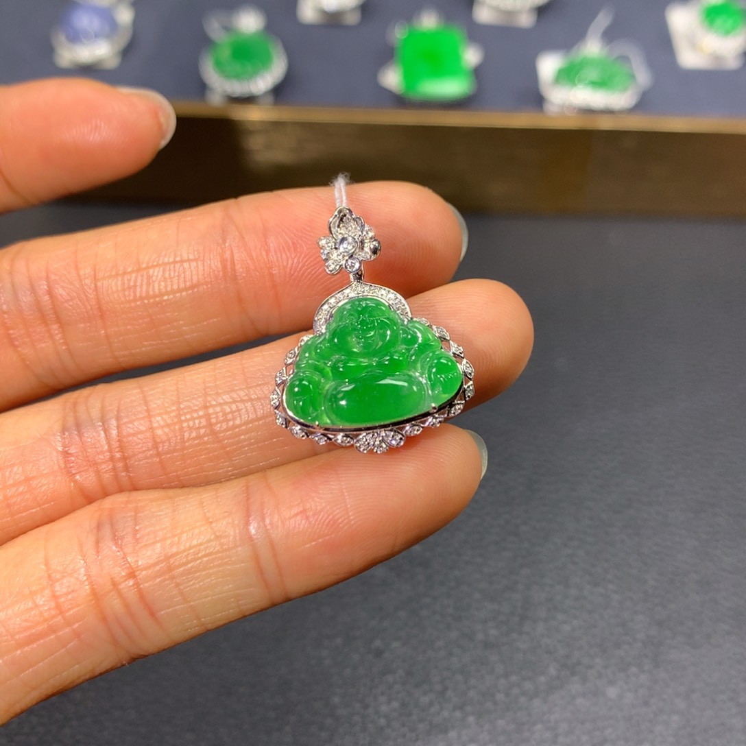 翡翠颈饰18K金镶嵌翡翠