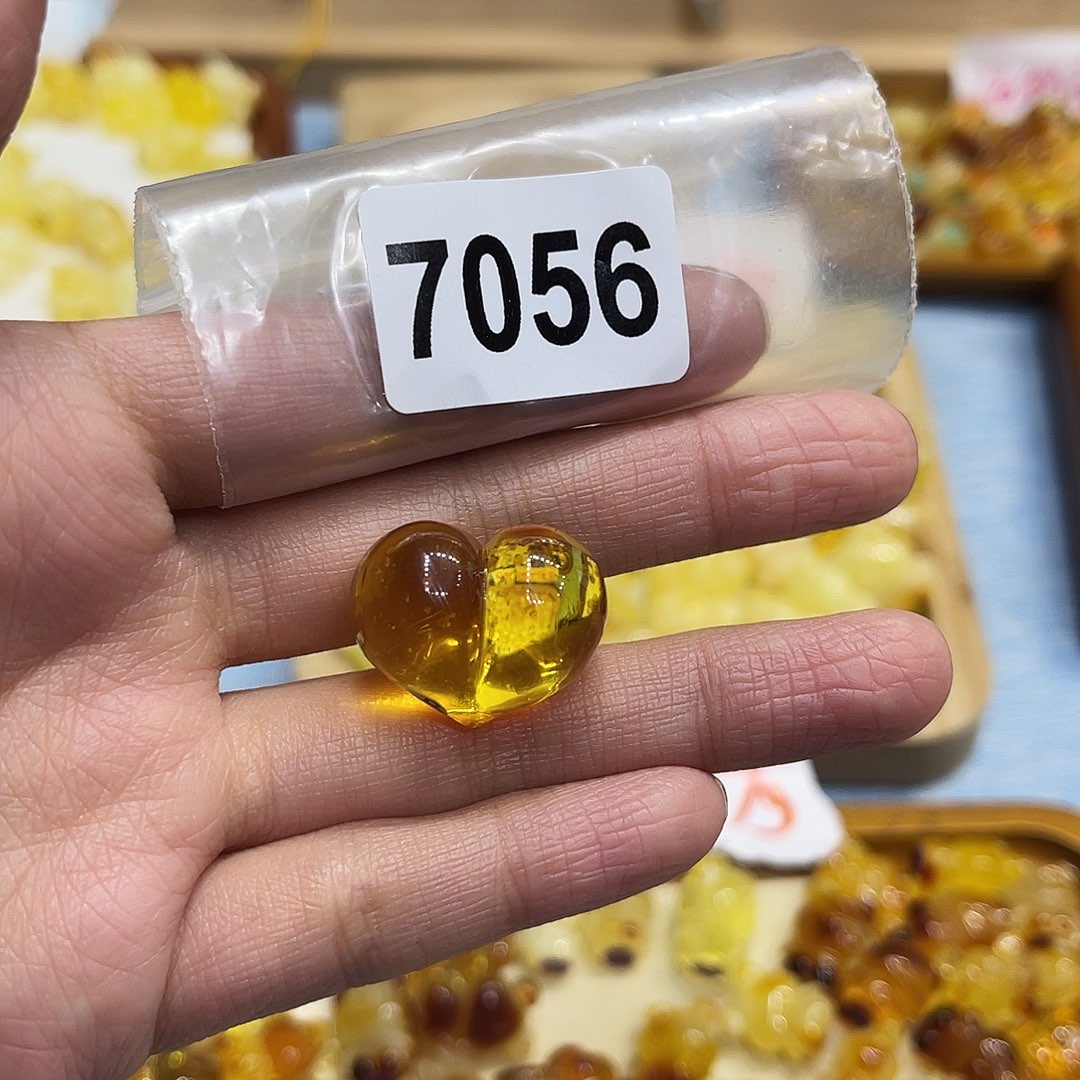 琥珀未镶嵌珠宝奇石