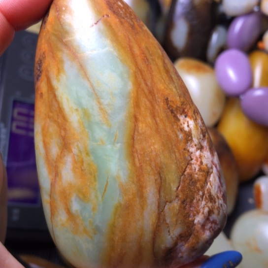 和田玉（翠青玉）未镶嵌珠宝奇石