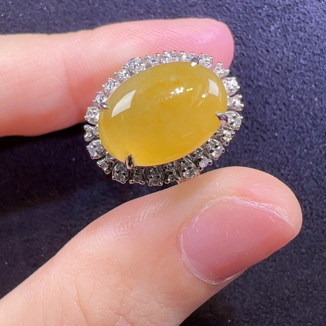 18K金镶嵌戒指翡翠戒指