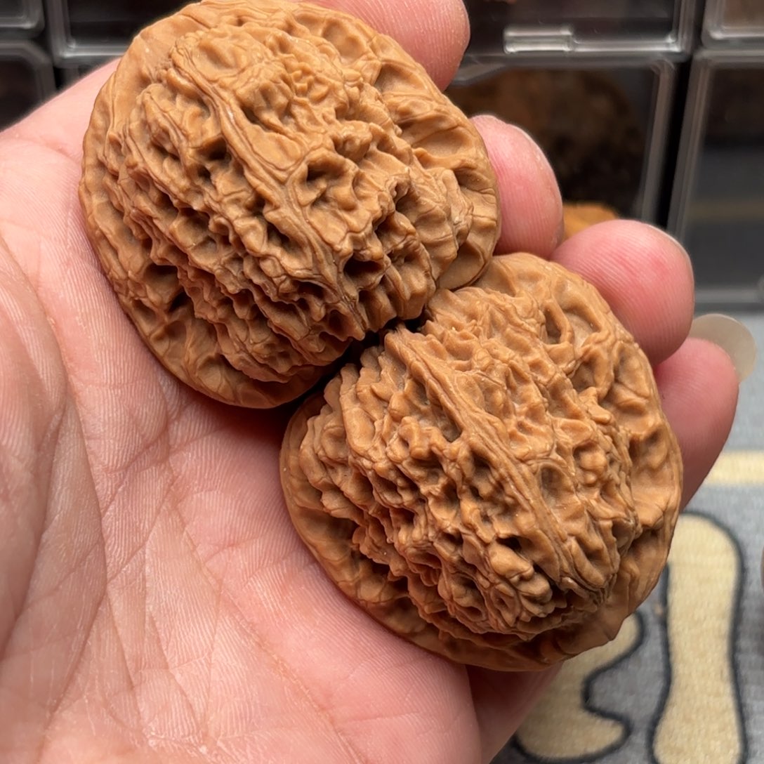 文玩核桃把件南疆石