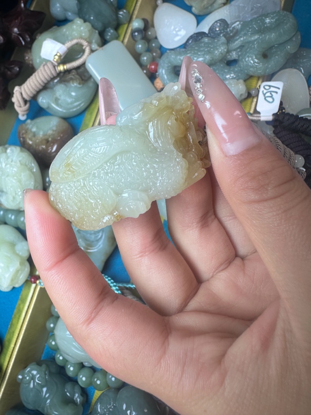 和田玉貔貅吊坠挂件