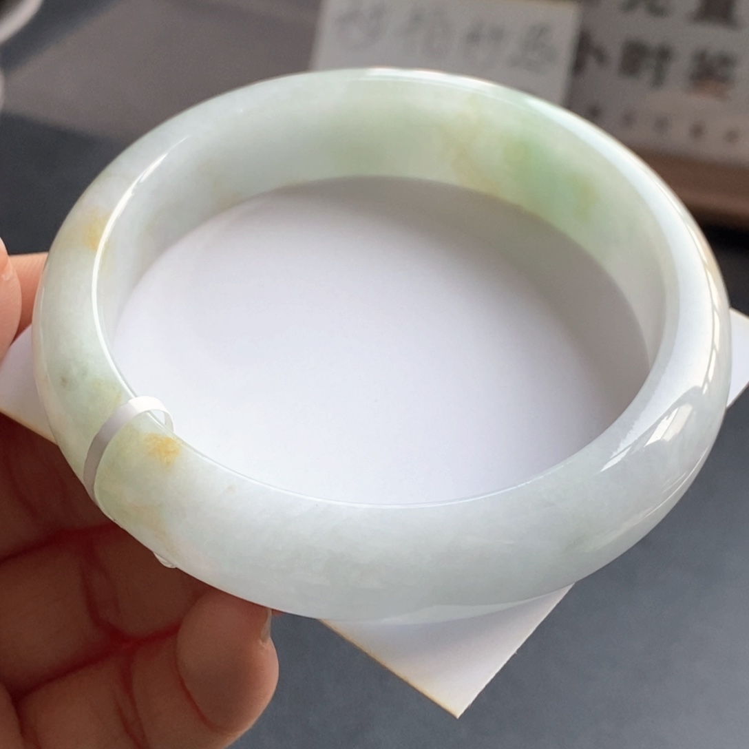 翡翠手镯未镶嵌9号61.7-14.8-8.1