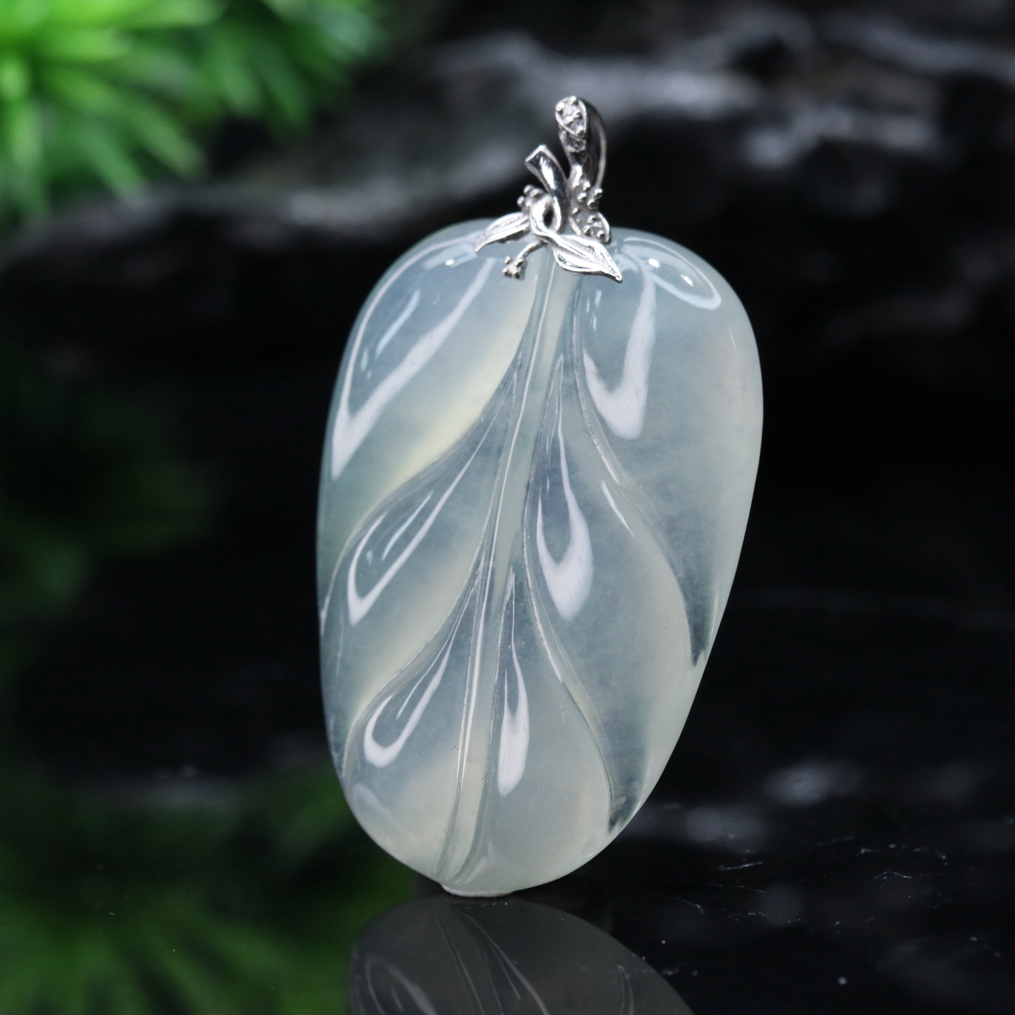 9天然缅甸翡翠A货18k叶子吊坠/001113/上海嘉禾拍卖