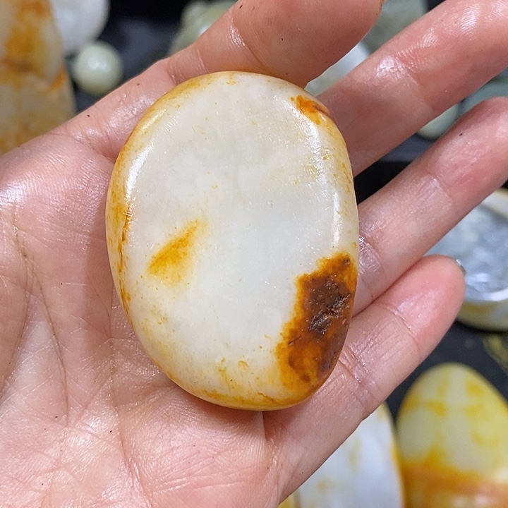 未镶嵌和田玉（糖玉）挂件