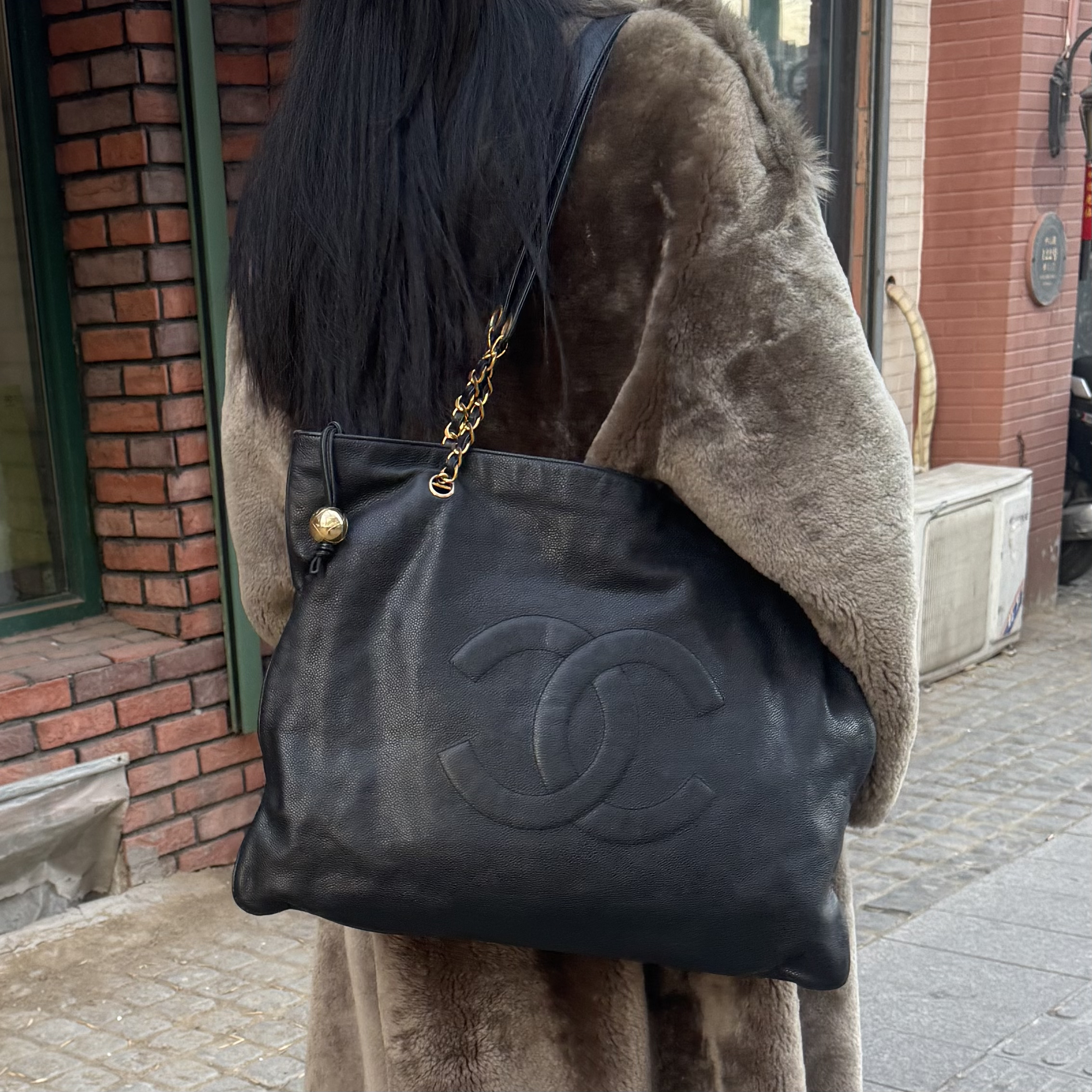 95新 Chanel/香奈儿 香奈儿 黑金鱼子酱金球机场包