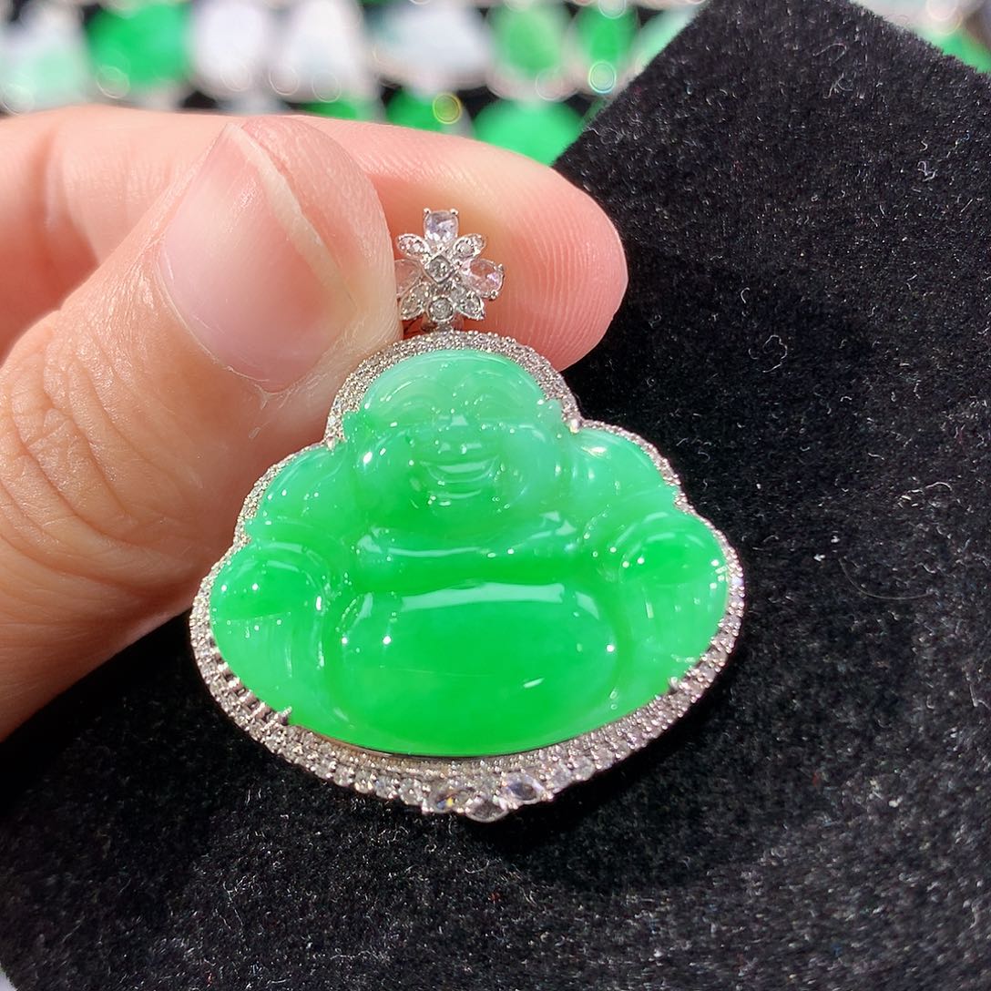翡翠18K金镶嵌颈饰