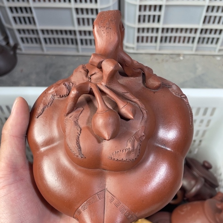 老厂紫砂壶一件。