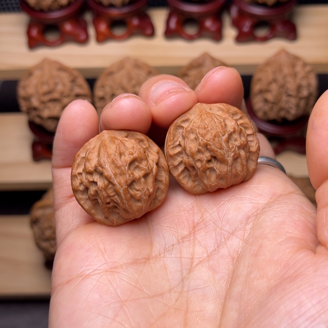 文玩核桃吊坠猫耳朵