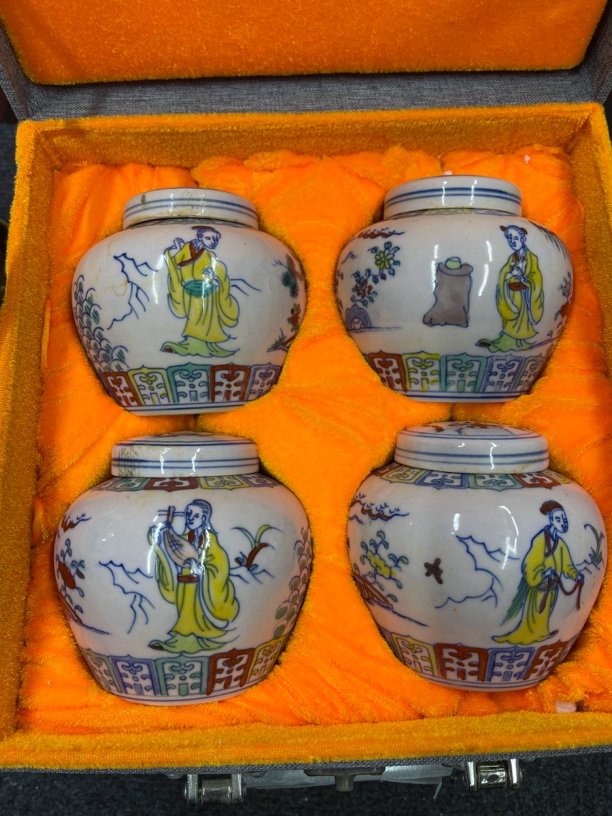 斗彩红胎四大美女天字罐茶叶罐盖罐