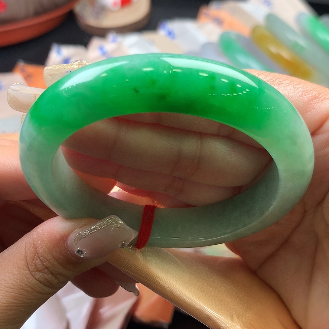 翡翠未镶嵌手镯56正圈