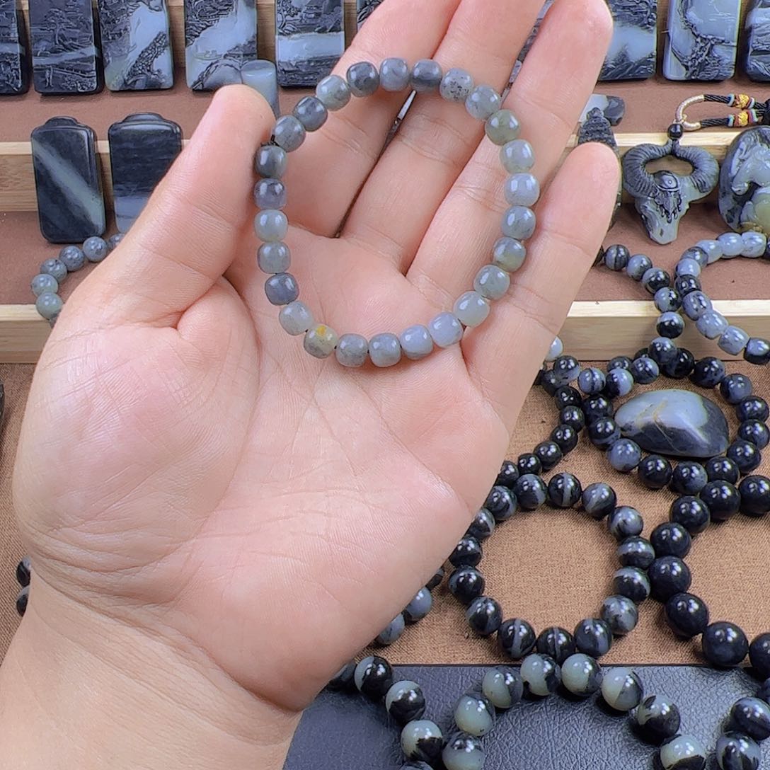 未***好和田玉未镶嵌手链