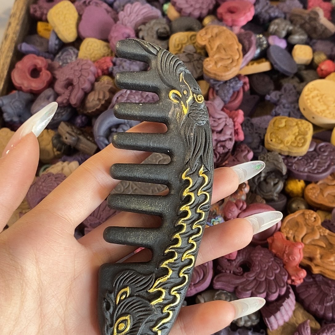 莲***＊珠串朱雀描金梳子