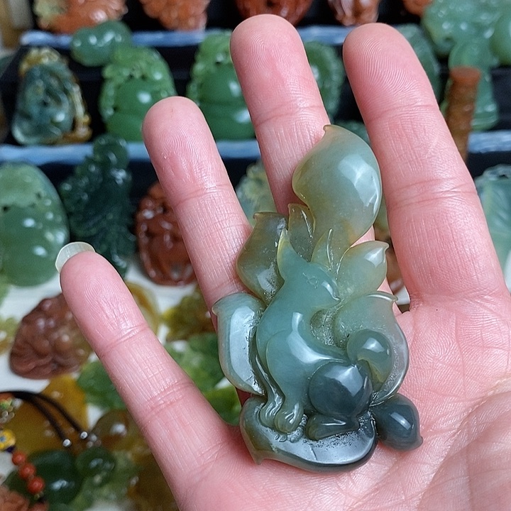 未镶嵌蛇纹石玉颈饰