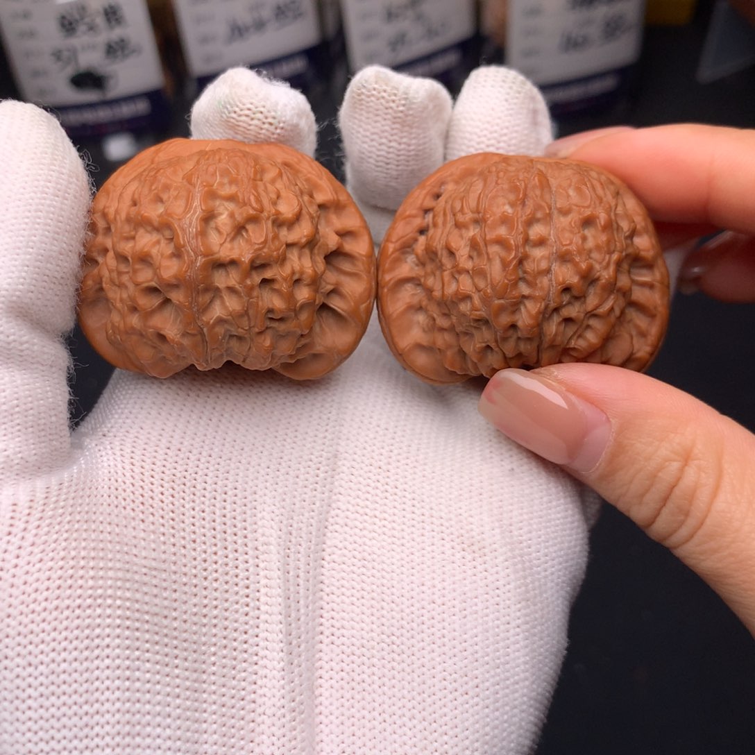 文玩核桃吊坠43血麒麟