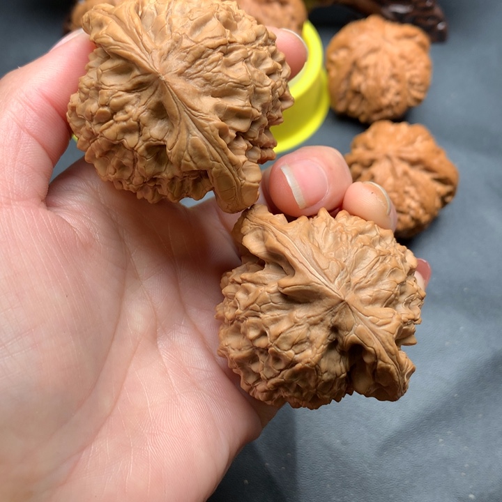 文玩核桃吊坠龙鼎