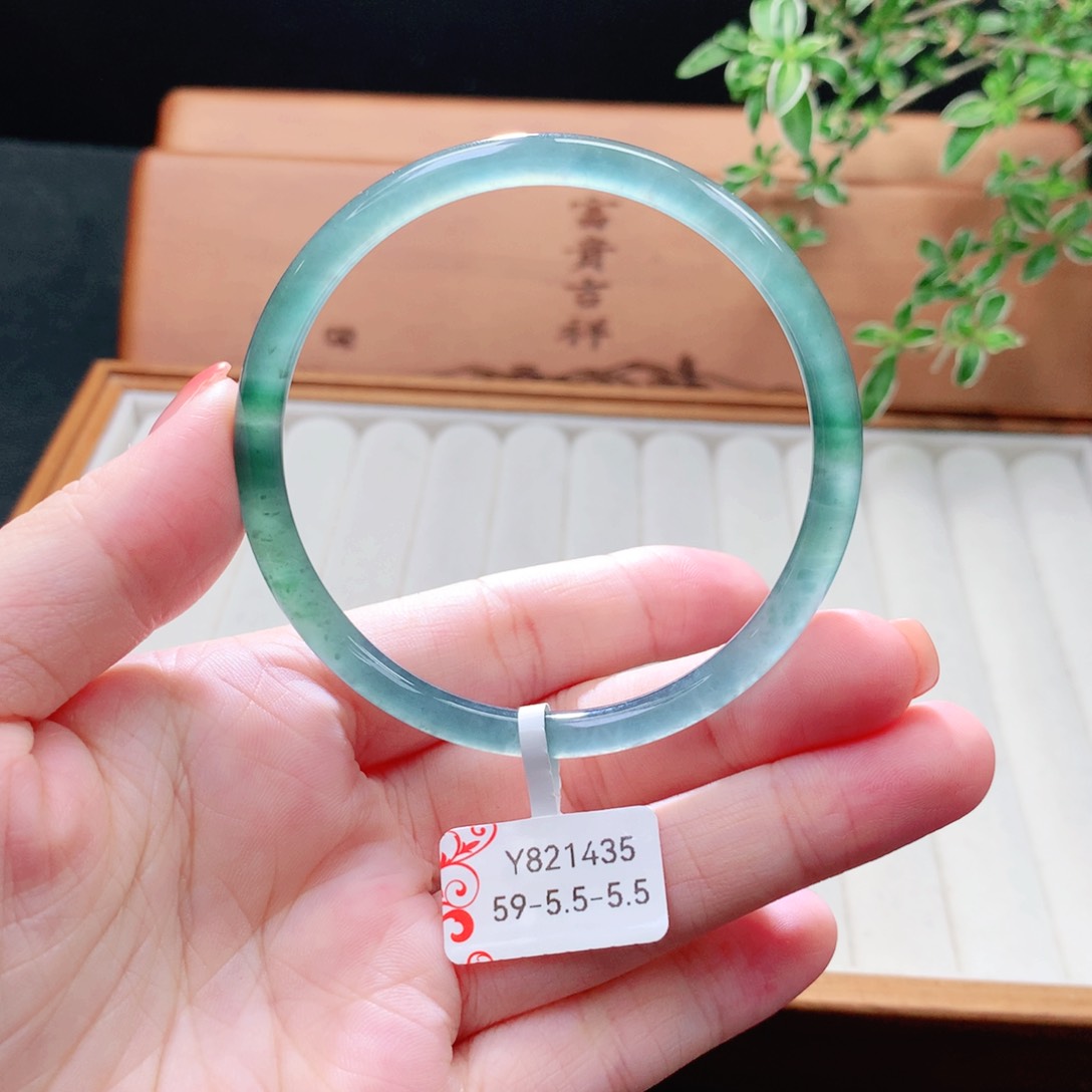 未镶嵌手镯（圆镯）翡翠