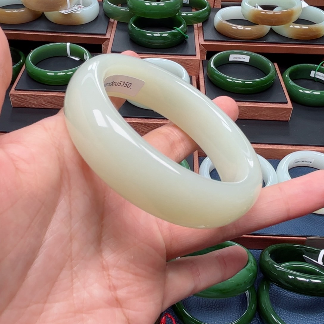 未镶嵌手镯和田玉56